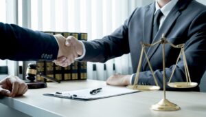NO WIN NO FEE SOLICITORS AGREEINMG DOG BITE COMPENSATION CLAIM WITH THEIR CLIENT